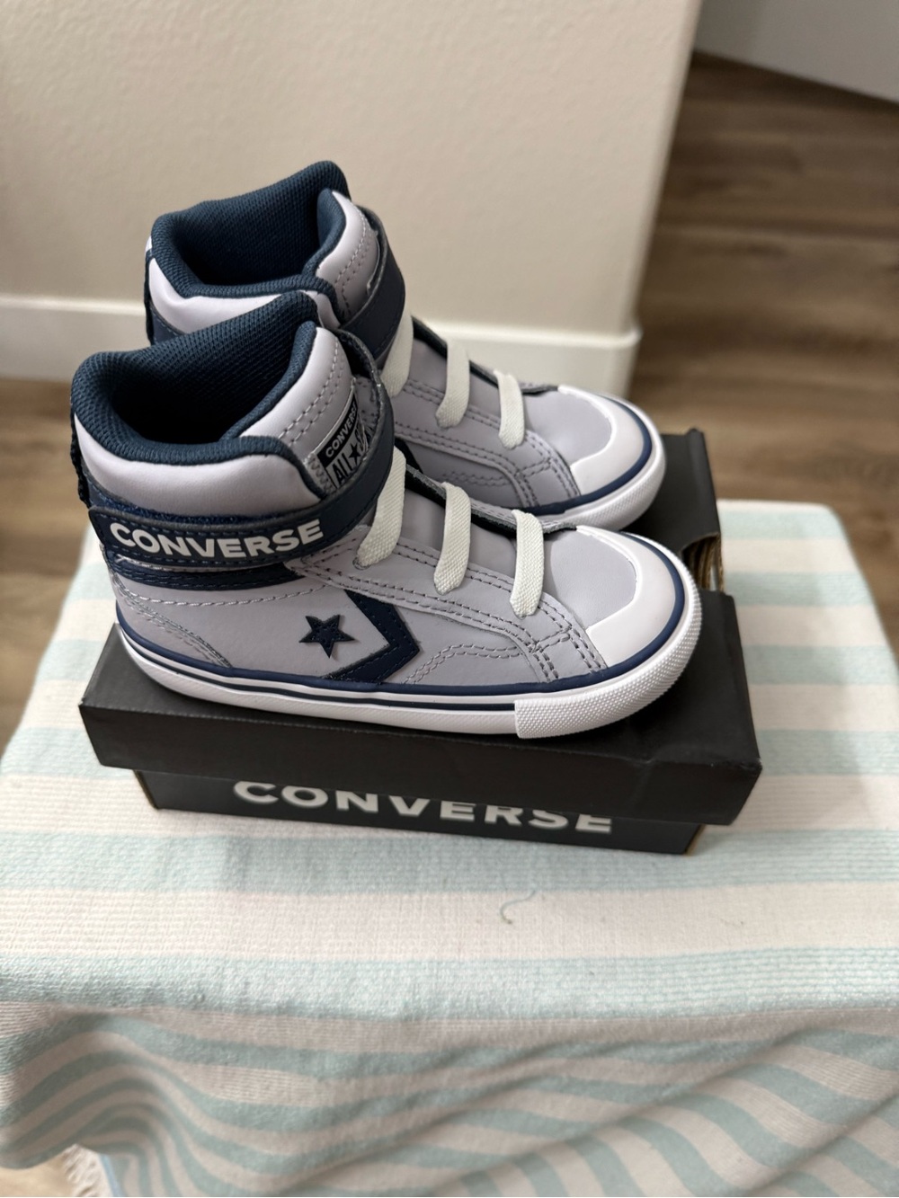 Converse Kids White & Navy High-Top Sneakers - Picture 5 of 8